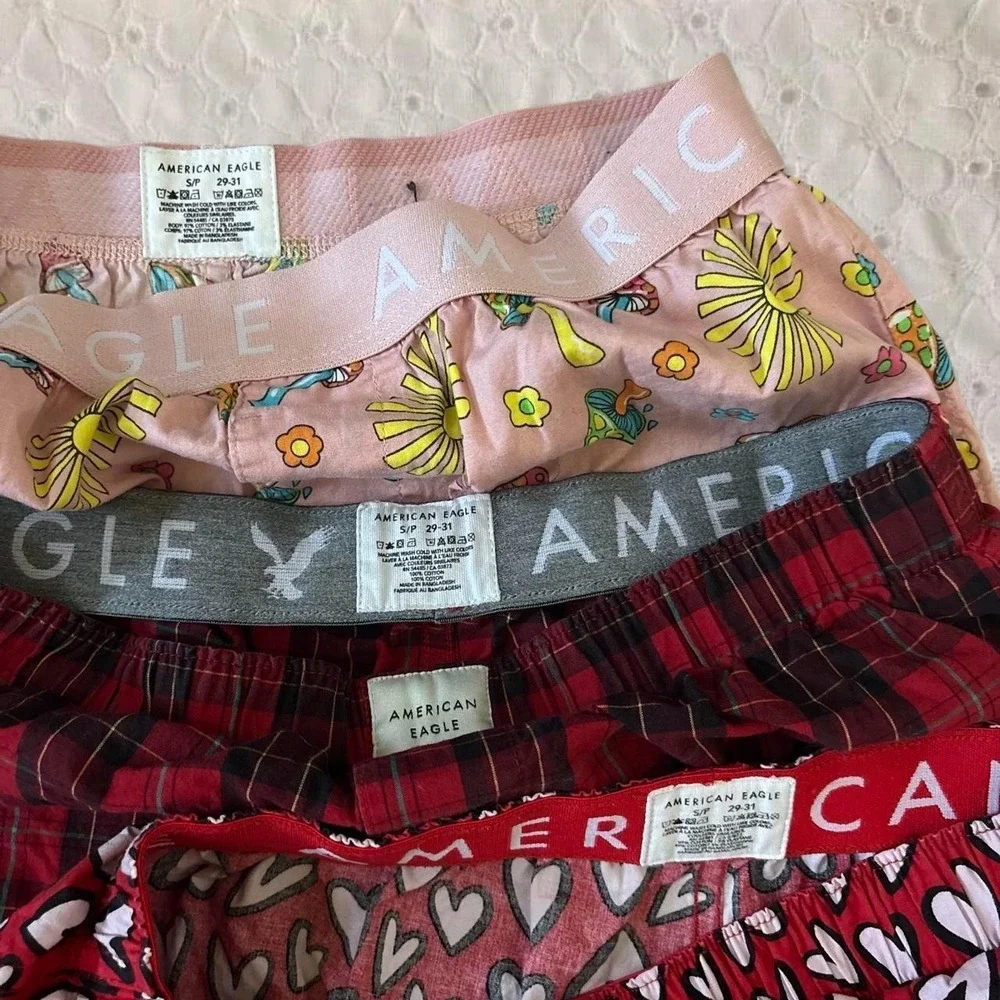 American Eagle Outfitters Mens 3 Pack Boxers Small Red Plaid Hearts Mushroom